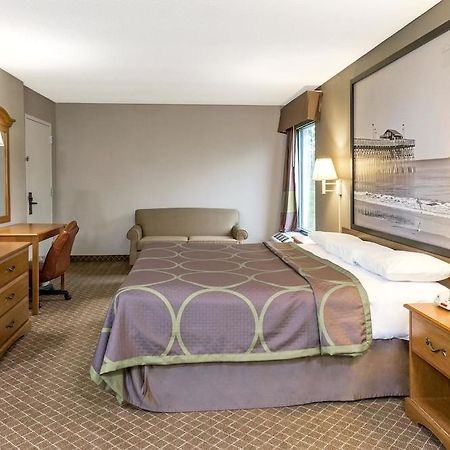 Super 8 By Wyndham Orangeburg Hotel Екстериор снимка