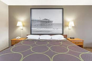 Super 8 By Wyndham Orangeburg Hotel Екстериор снимка