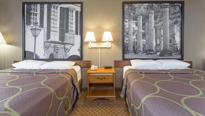 Super 8 By Wyndham Orangeburg Hotel Екстериор снимка